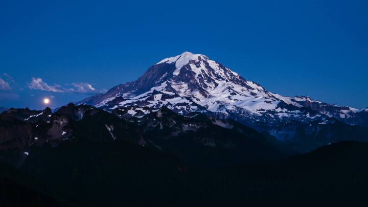 This image has an empty alt attribute; its file name is 37952749_10204920388646592_55256708473159680_o.jpg