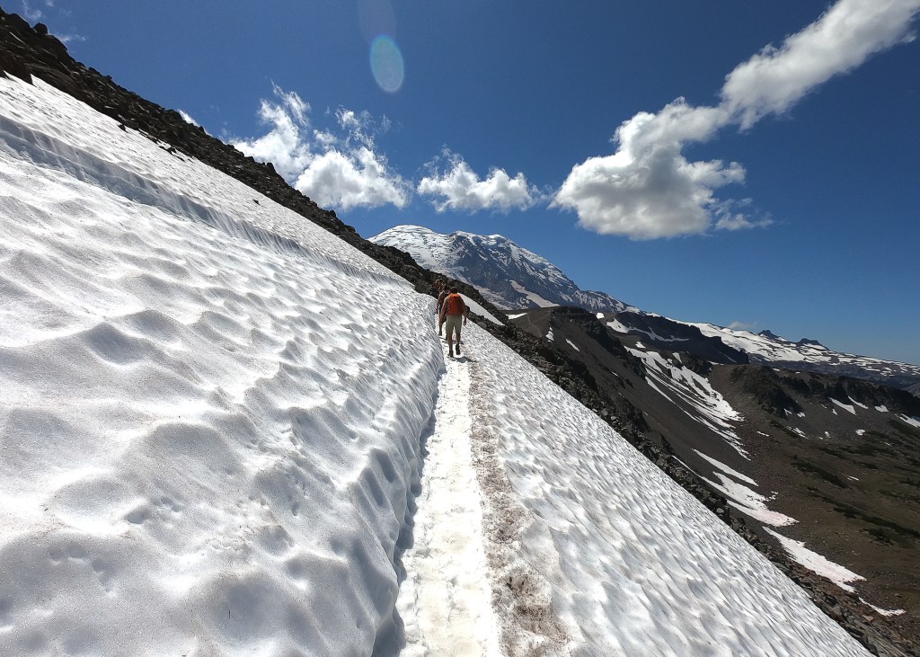 This image has an empty alt attribute; its file name is gopr0923.jpg